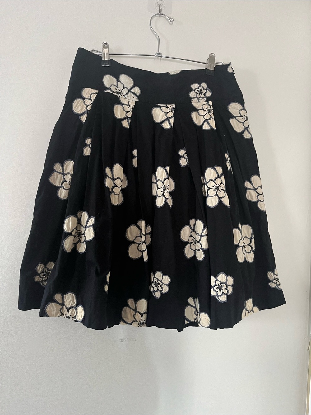 Vintage Gap Black White Floral Embroidered 8 Pleated Cottagecore 100% Cotton